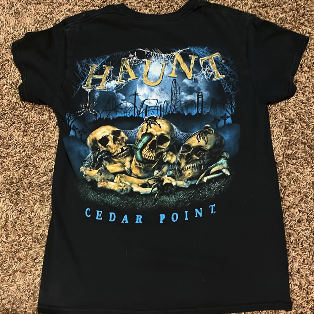 Cedar Point Halloweekends Small Tee - Picture 3 of 3